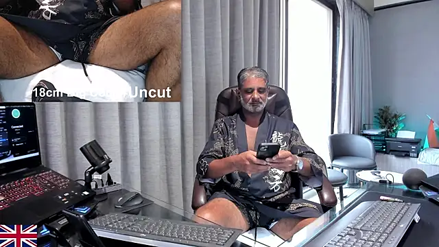 OnlineBossUK webcam