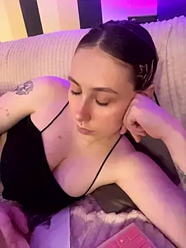 Molli_Luv webcam