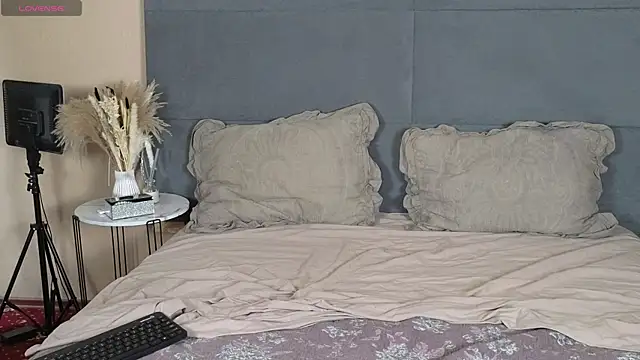 RianaRey webcam