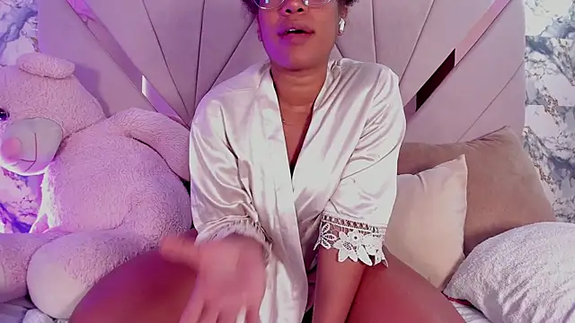 mia_rouxx1 webcam
