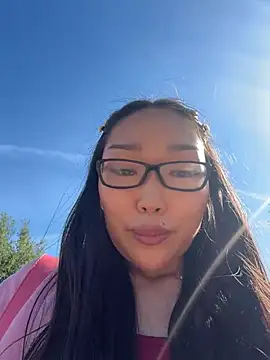 trytomakememoam live webcam show