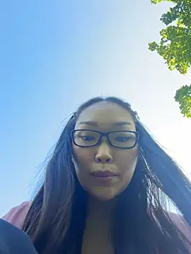 trytomakememoam live webcam show