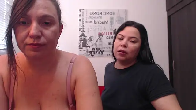 Tinna_Sarah live sex cam