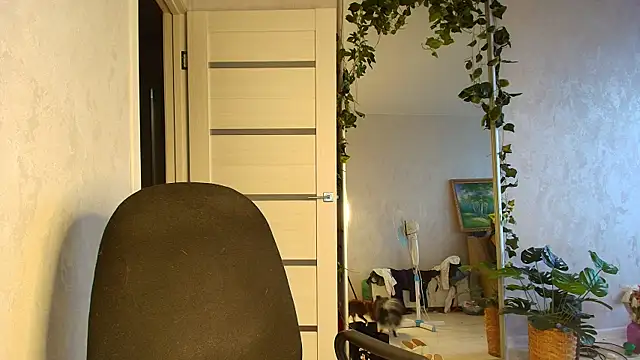 LioraWeiss live webcam show