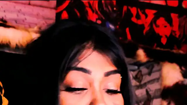 indian_dreamgirl webcam