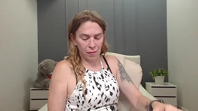 TessaDaybreak webcam