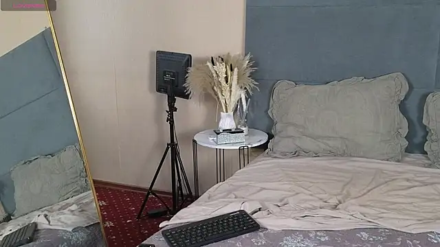 RianaRey webcam