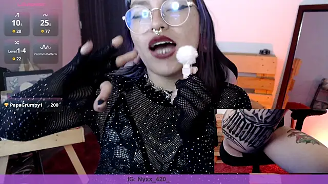 Nyxie8 webcam