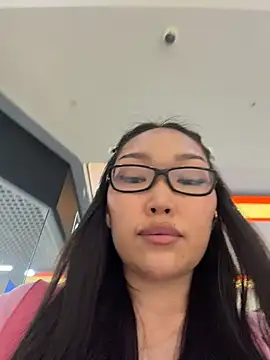 trytomakememoam live webcam show