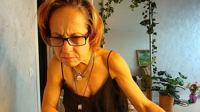 LioraWeiss live webcam show