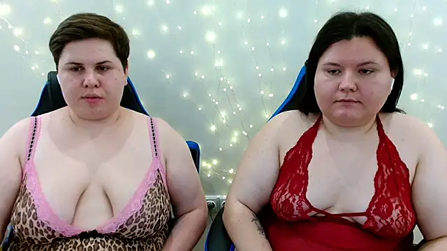 BeckyAndHellen live cam