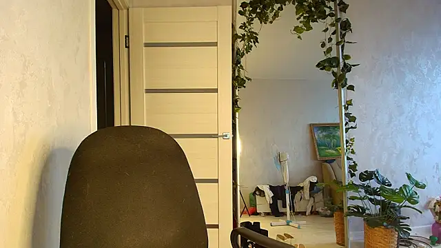 LioraWeiss live webcam show