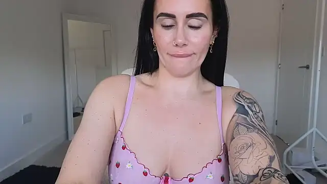 LibbyLoveHeartx live webcam show