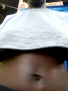 Black_juicy24 webcam