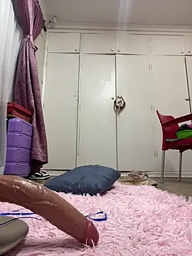 LuciousLips96 webcam