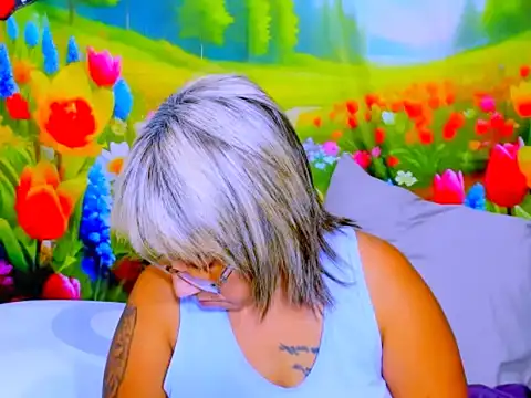 indianroxy webcam