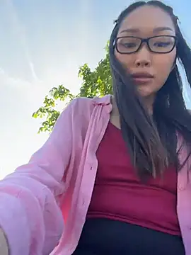 trytomakememoam live webcam show