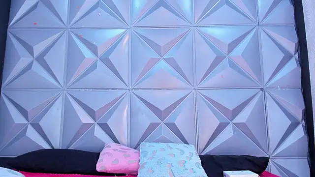 BustyGlow webcam