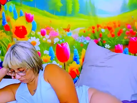 indianroxy webcam