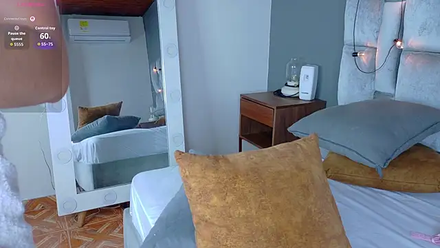 AnnieRouse__ webcam