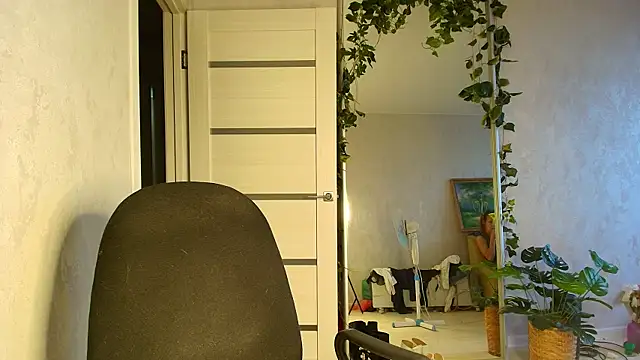 LioraWeiss live cam on StripChat