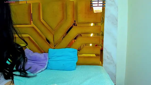 Violett_Cinnamon webcam