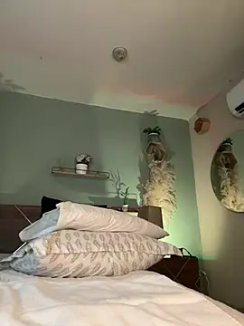 YariRose live webcam show