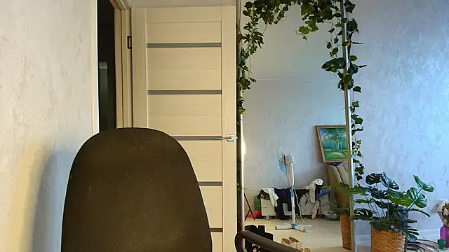 LioraWeiss live webcam show