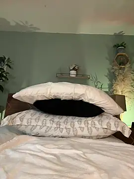YariRose webcam