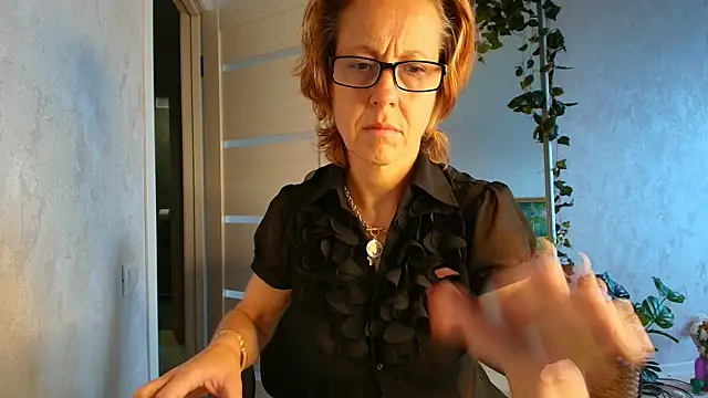 LioraWeiss live webcam show