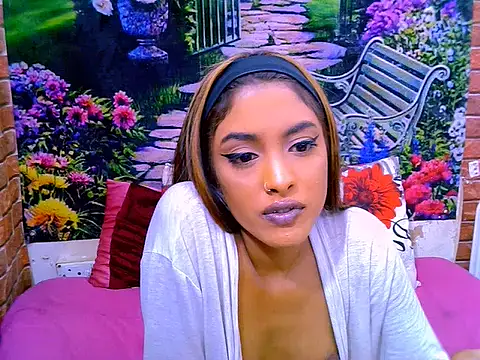 IndianPretty14u2Luv webcam