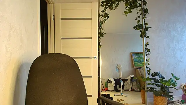 LioraWeiss live webcam show