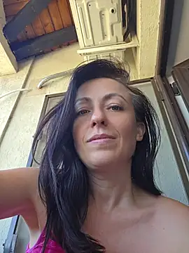 Risky_woman