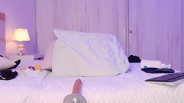mia_hank