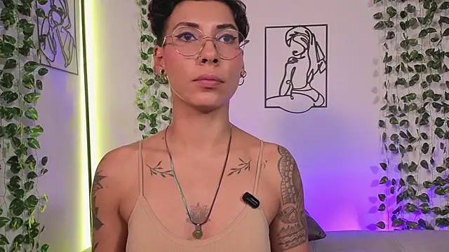 MiaMorgan_ webcam