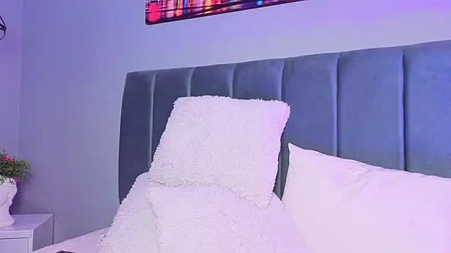 ninna_curly webcam