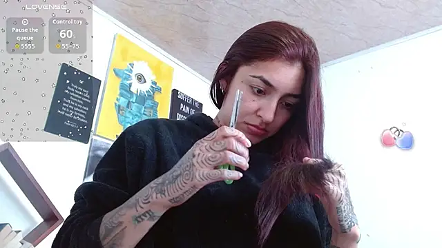 ZoeBakers_ webcam