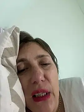 lulupiecitosamor live cam on StripChat