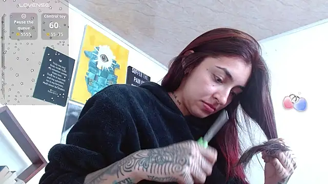 ZoeBakers_ webcam