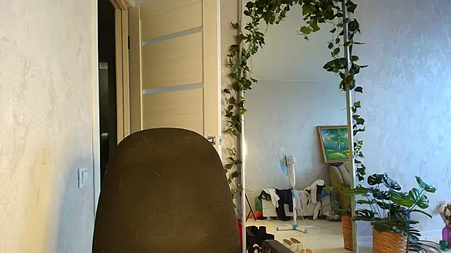 LioraWeiss live webcam show