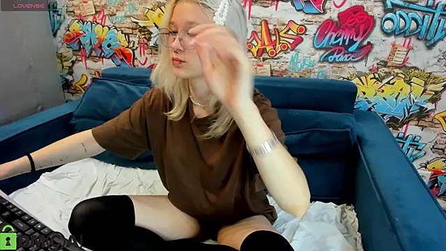 Nika-Smith live webcam show