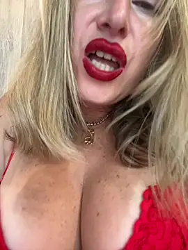 Kittenforyou live webcam show