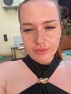 LisaElfy webcam