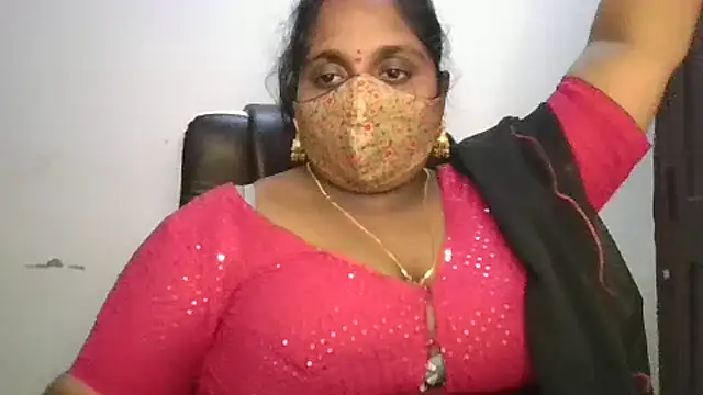Divyahoty webcam