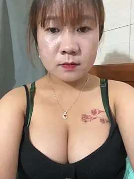 Liness101 live cam
