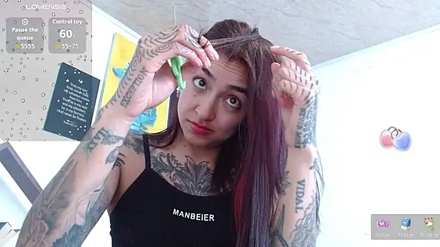 ZoeBakers_ webcam