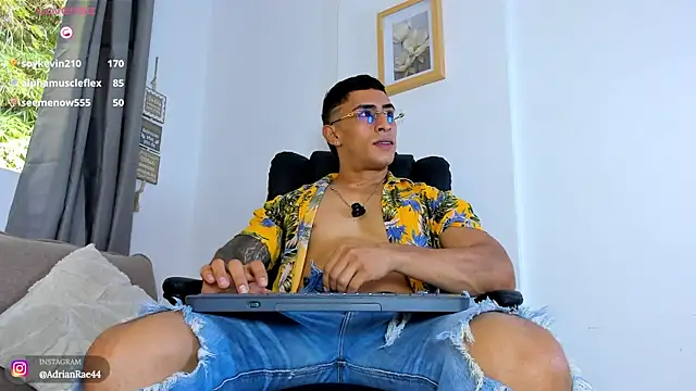 Mr_adrian webcam