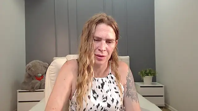 TessaDaybreak webcam