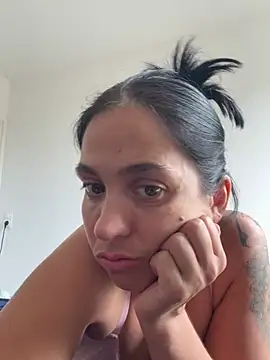 LaPetiteKim live webcam show