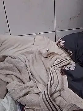 tai011 live webcam show